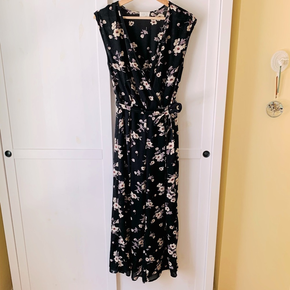 Black & Floral Cropped Wide-Leg Jumper
